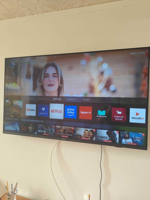 TV smart Philips foarte mare 139 cm