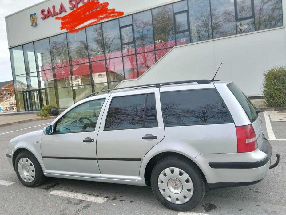 Mașină GOLF, întreginută foarte bine, fară scurgeri sau defecte.