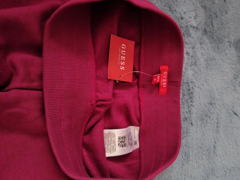 Pantaloni trening Guess