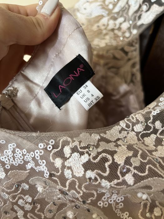 Официална рокля Laona