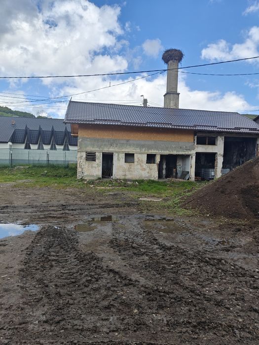 Clădire de vanzare