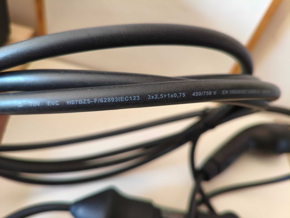 Оригинална зарядна станция VOLVO ТYPE 2 тип шоко 2.3 kW 4 метра 10A