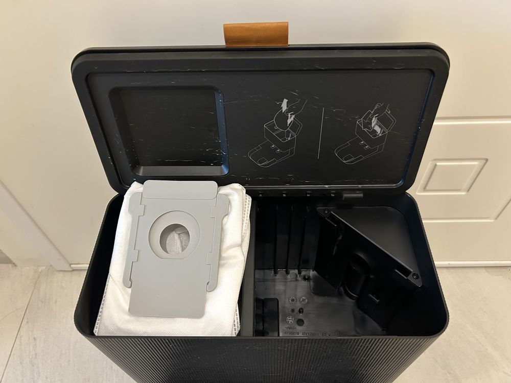 Робот прахусмукачка iRobot Roomba j7+