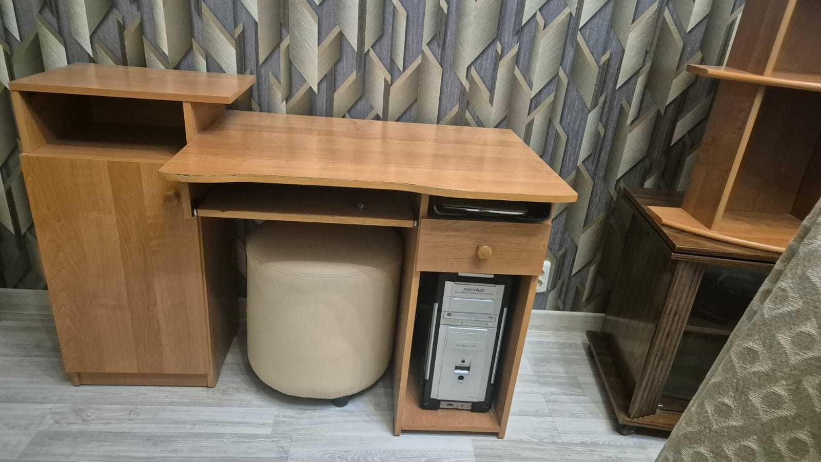 Компьютерный стол