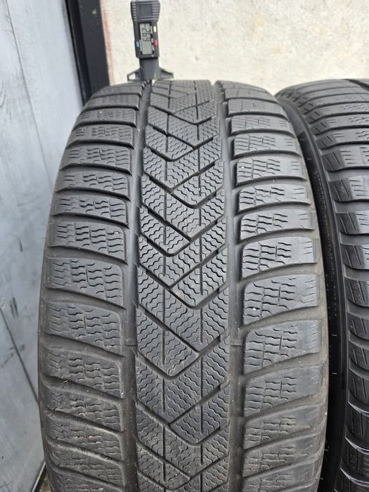 Vând două anvelope de iarna pirelli  255 35 21  dot 3422