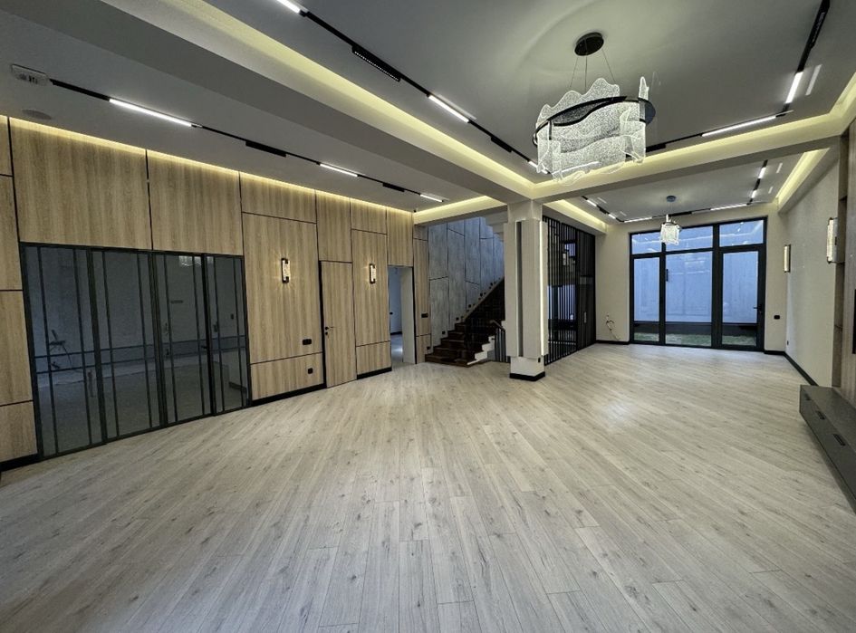 Ракатбоги 3.7 соток Хайтэк Дом 370 м2