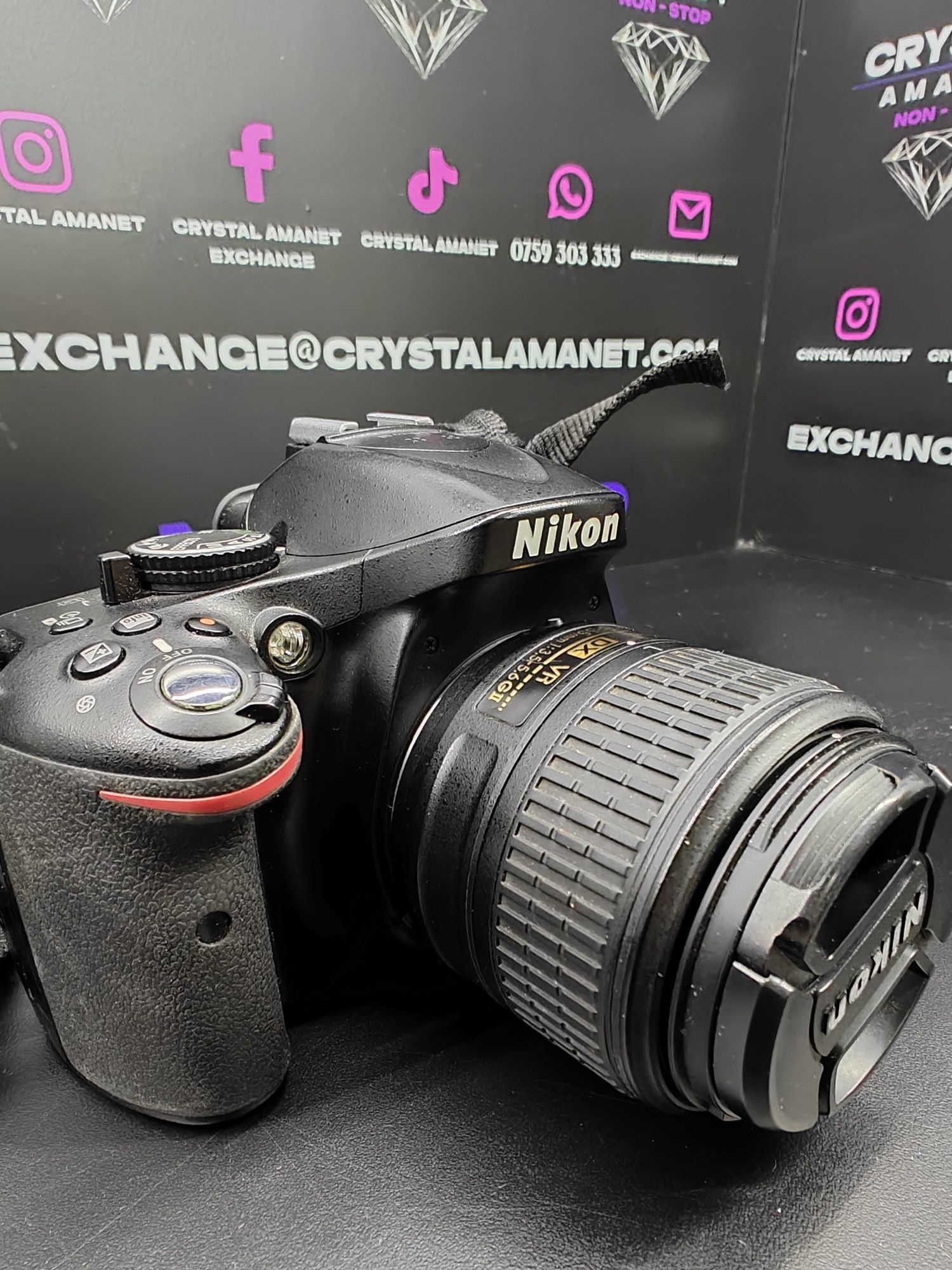 Aparat Foto DSLR Nikon D5200 – Obiectiv :