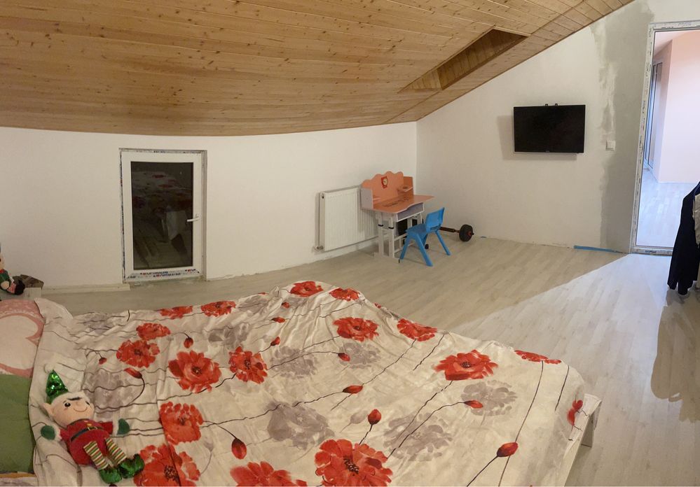 Vand apartament cu 2 camere plus mansarda