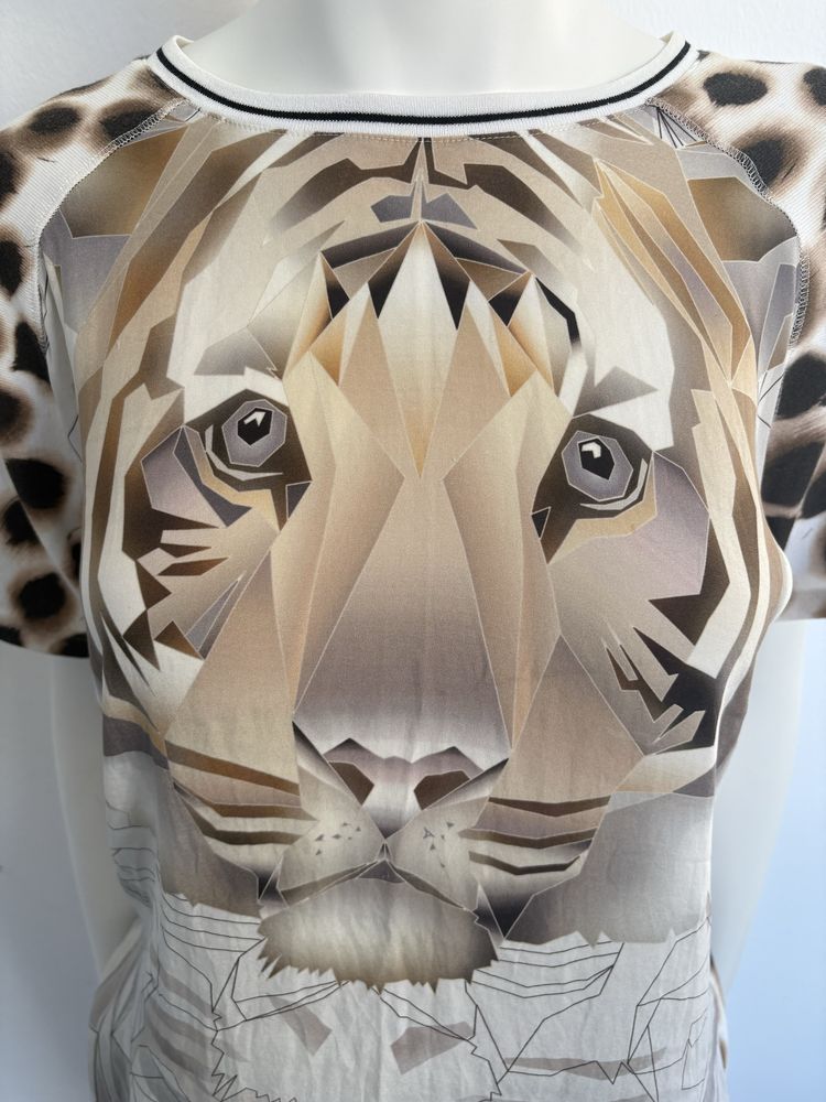 Блуза Marc Cain Tiger print тениска коприна + дънки Guess