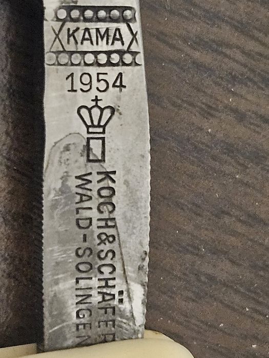 Briciuri  2 buc: Kama  Extra  an 1954 si  Solingen Wilhelm Hulsen.