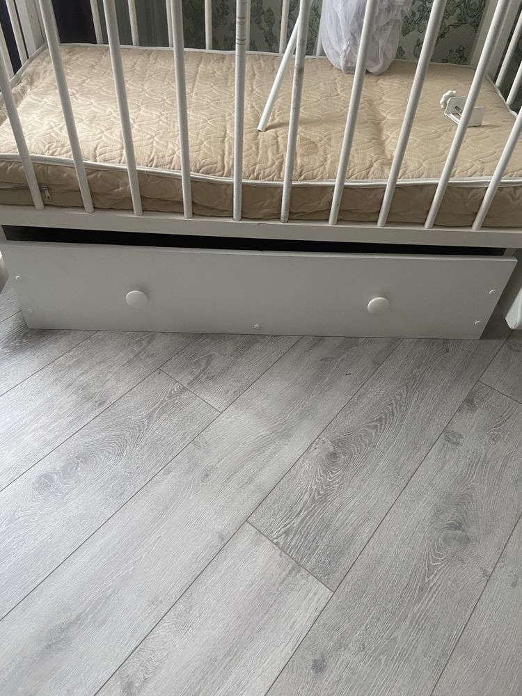 Продам манежку срочно