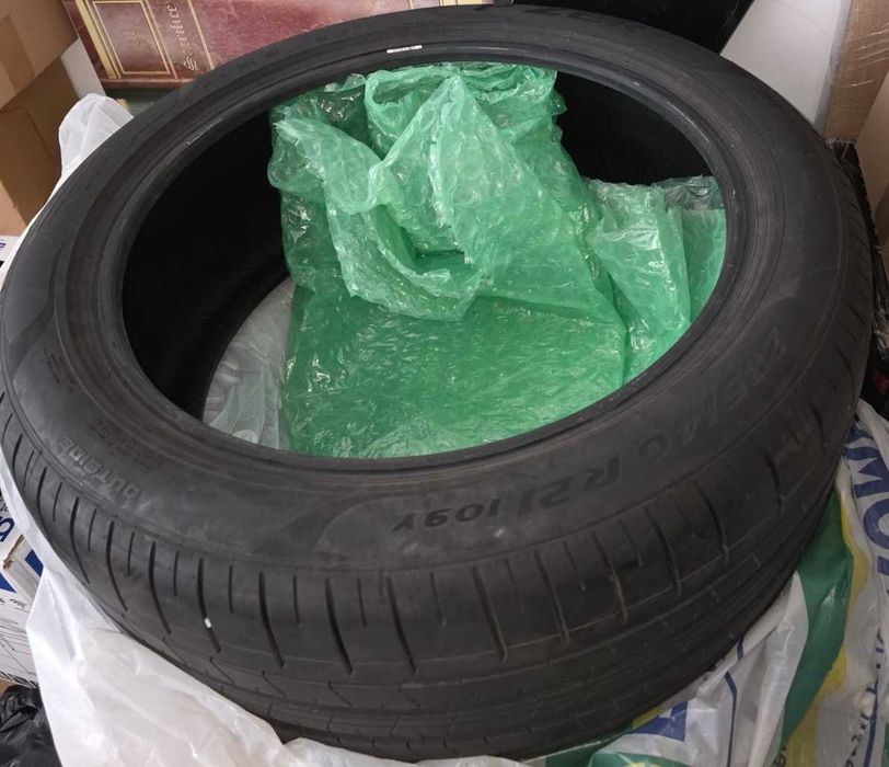 Audi Q7 - 1 set de jante aliaj si 1 set anvelope de vara, stare f buna