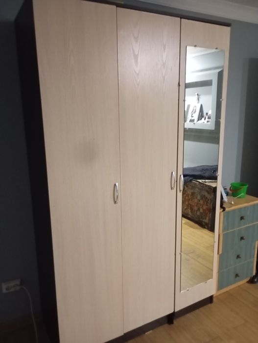 Продам шкаф б/у для спальни