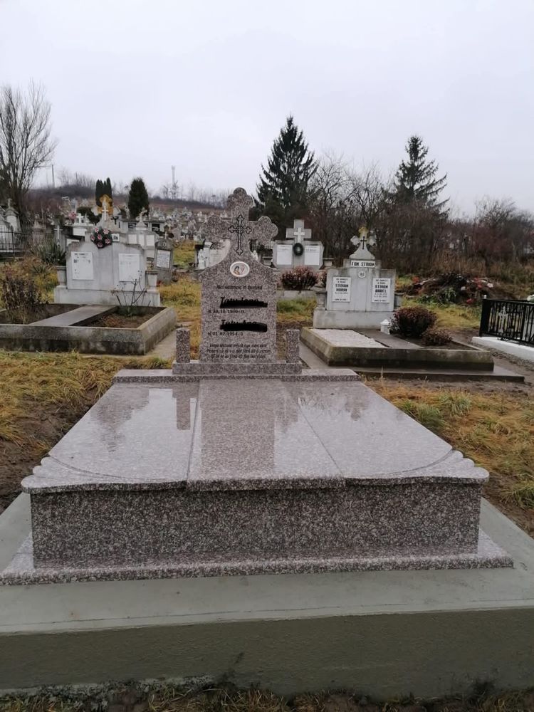 Monumente funerare