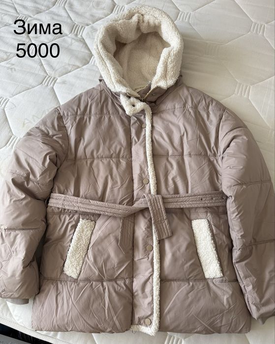 Продам верхнюю женскую одежду