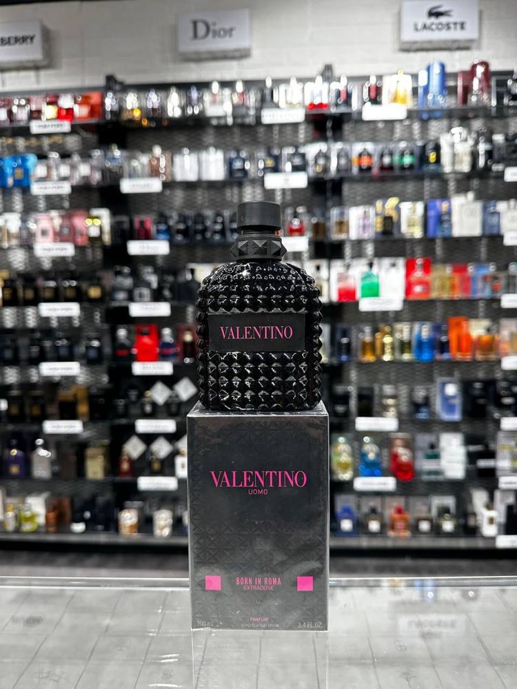 Valentino born in Roma Extradose