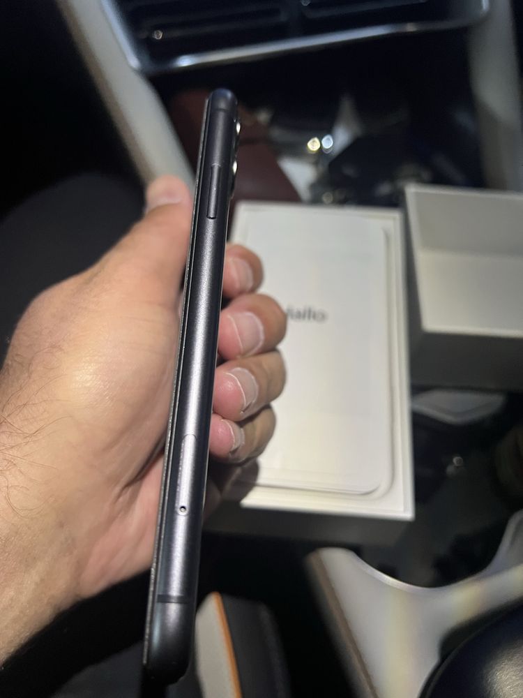 iPhone 11 , Black 128GB   240$