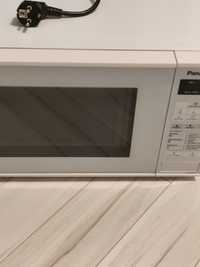 Срочно Микроволновая печь Panasonic NN-ST251W в идеале.