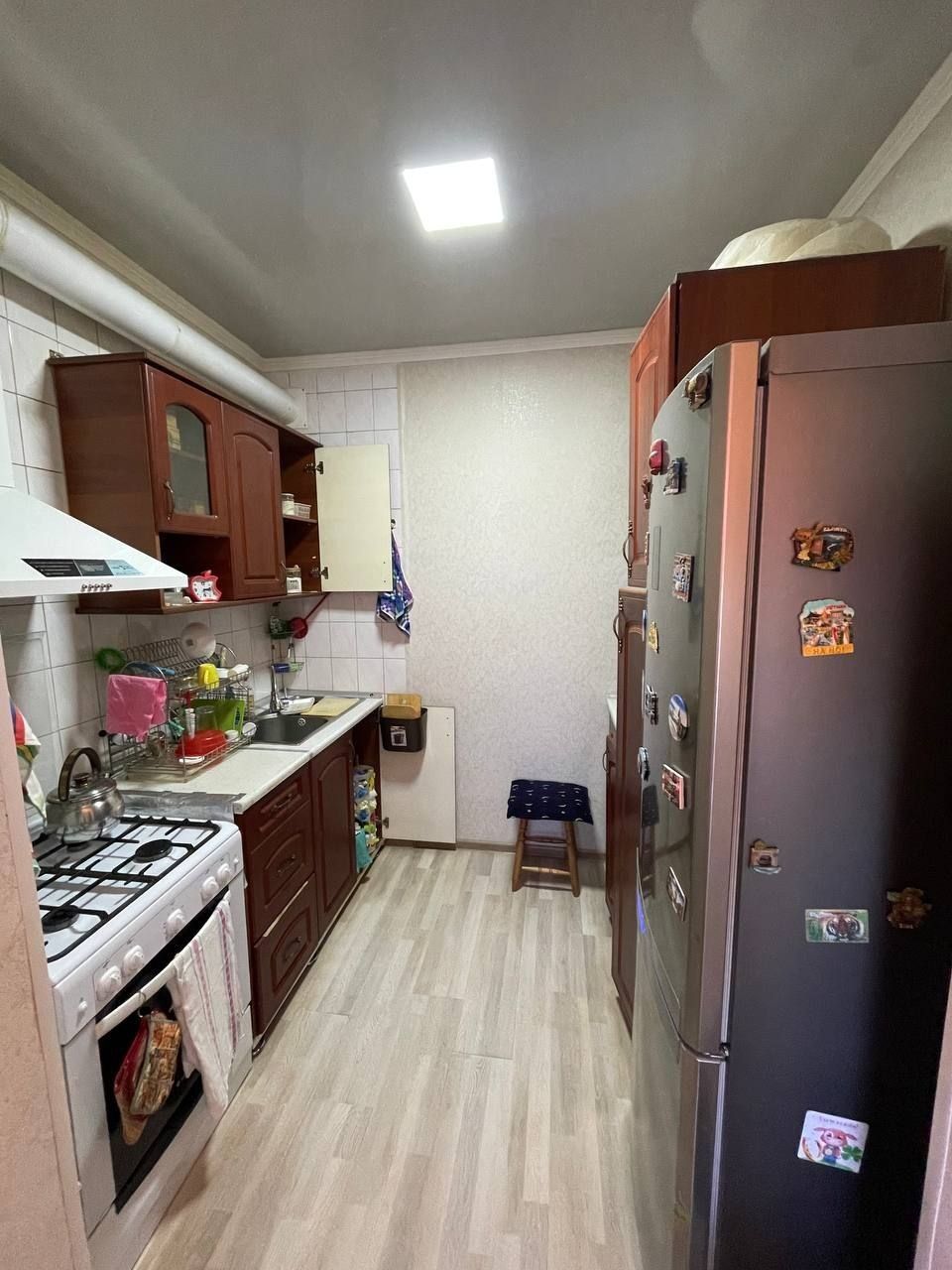Продаётся 2/4/4 ташсельмаш (балкон 1,5 ×6) шохона