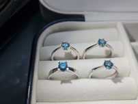 Inel logodna diamant albastru 0.65 carate si 0.50 carate superbe