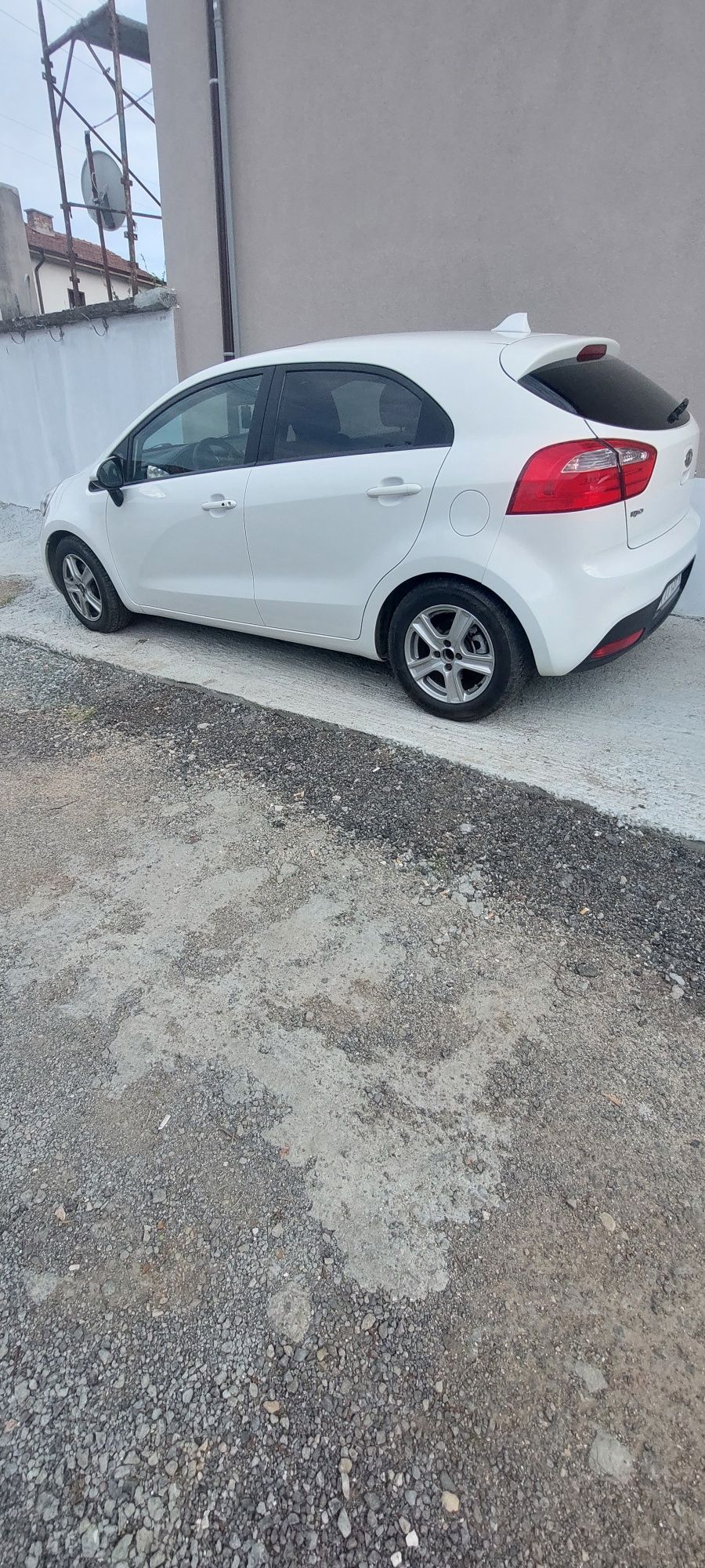 Кия Rio 1.4crdi 90k 2013