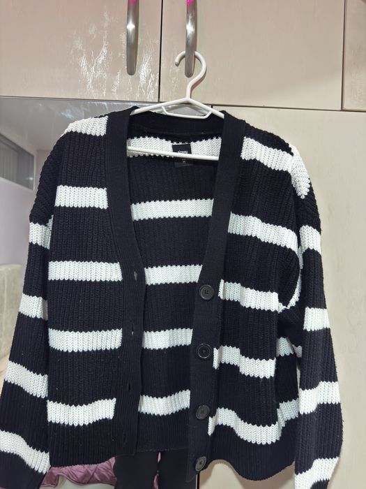 Дамски пуловери и жилетки