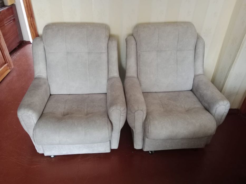 Диван и два кресла