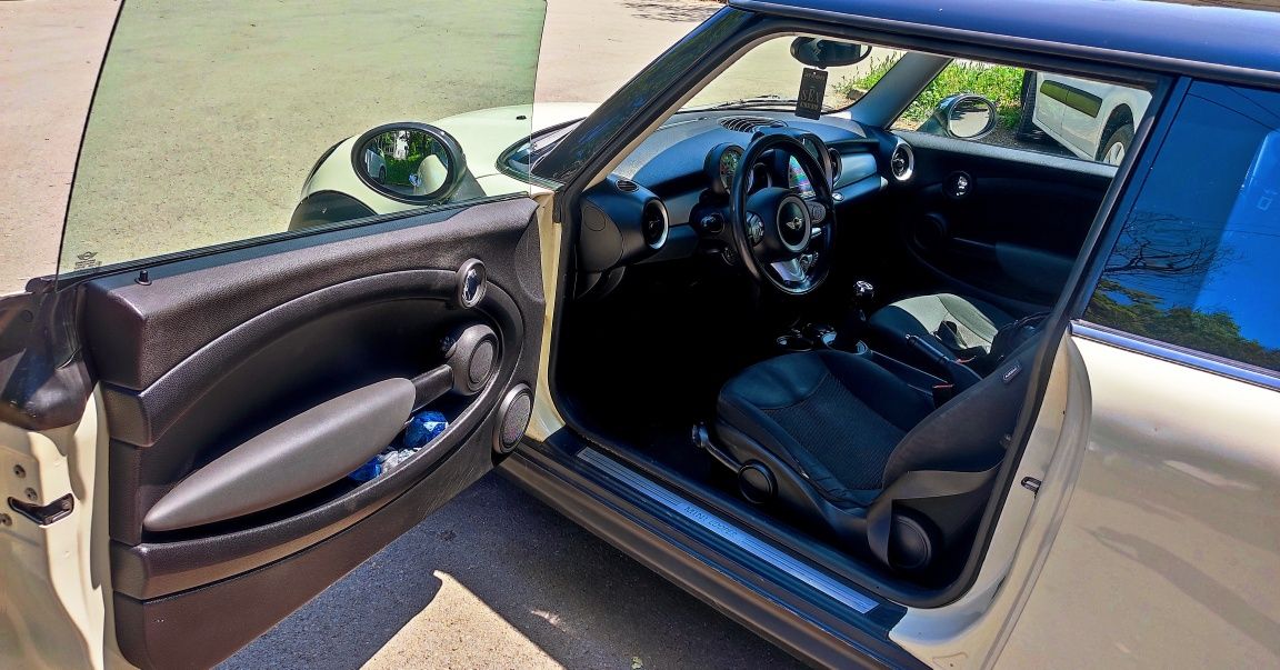 Мини Купър / Mini cooper D 1.6 HDi 109к.сс