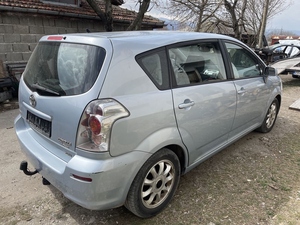 На Части Toyota Corolla Verso 2.2 D-4d 136к.с 2006 ляв волан!