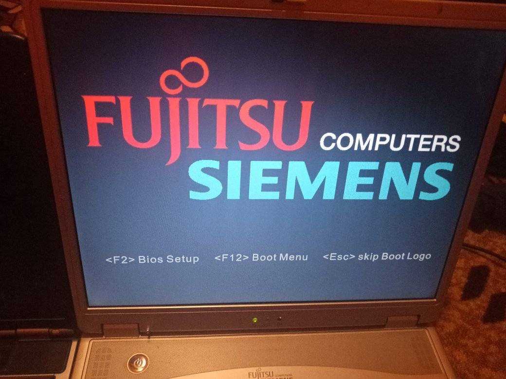 лаптоп Fujitsu AMILO K 7600