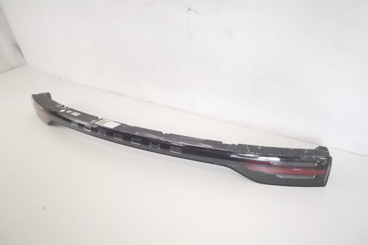 Стоп Спирачка Заден Капак Централен Оригинален Повреден Порше / Porsch