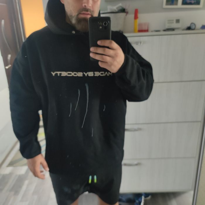 Vând hanorac Made By Society