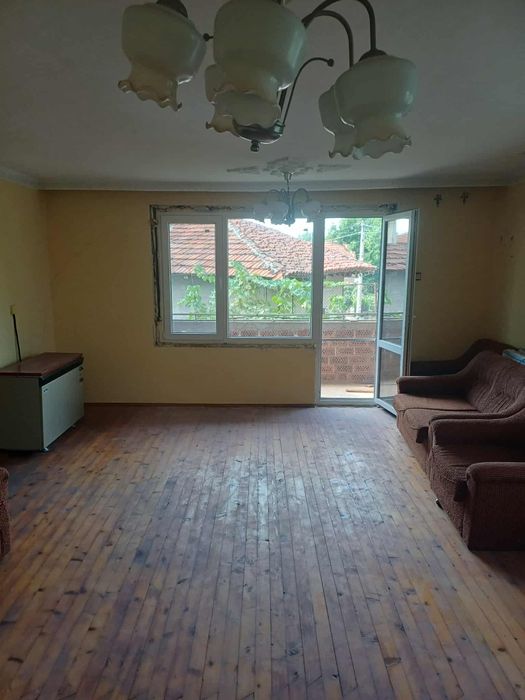 Къща в село Попинци