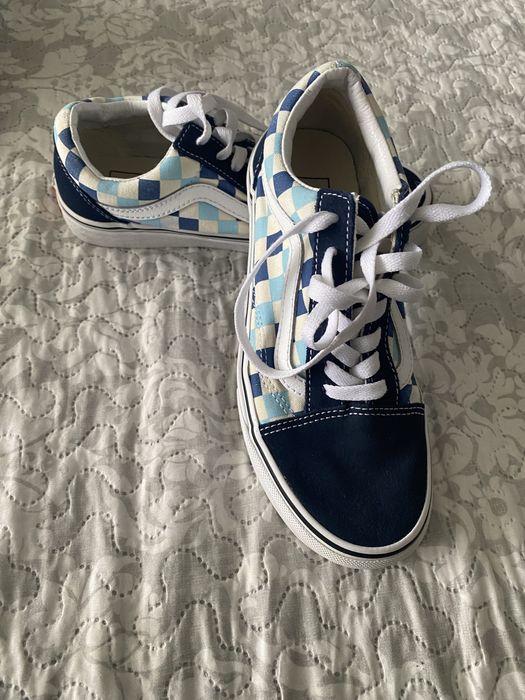 Продавам кецове Vans
