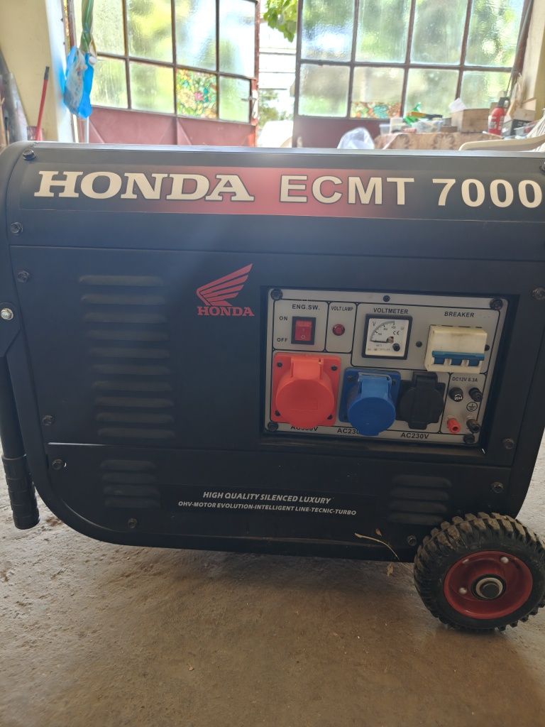 Vând generator Honda ECMT 7000 nou