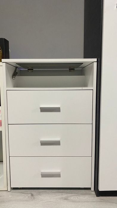 Masă de machiaj cu scaun