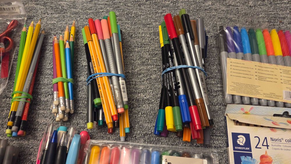 Materiale desen carioca si markere