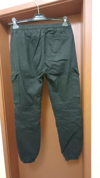 Мъжки спортен панталон-карго