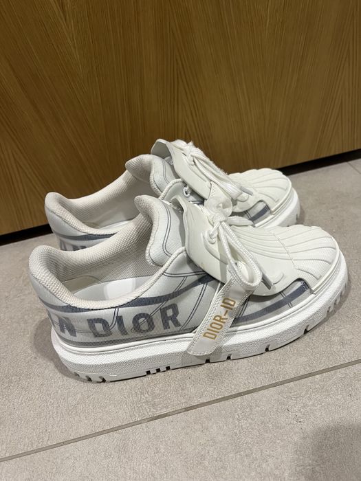 Маратонки Dior.