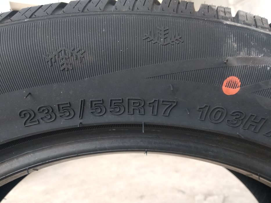Зимние автошины 235/55R17