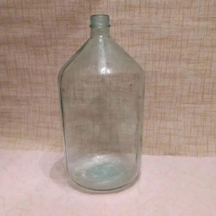 Продам бутыль 20 литровый