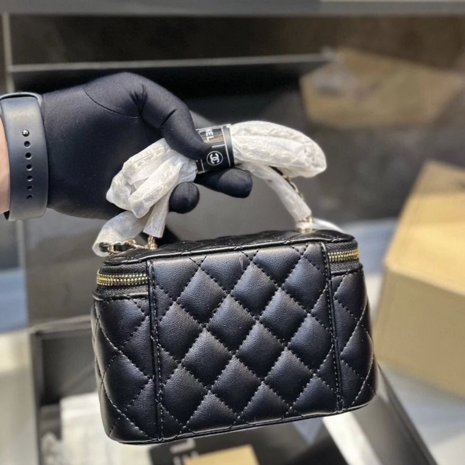 Уникална чанта chanel