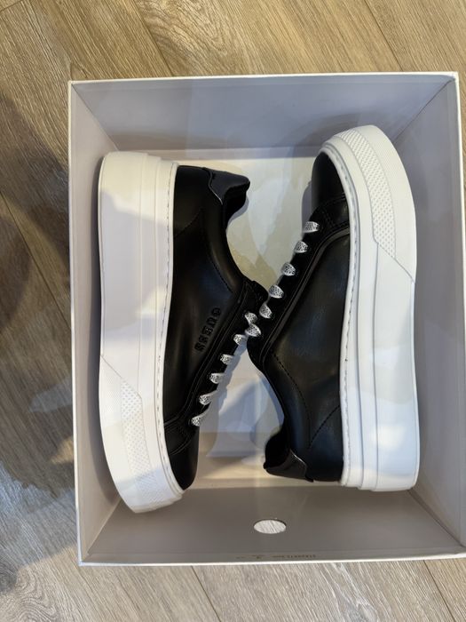 Оригинални Обувки Guess