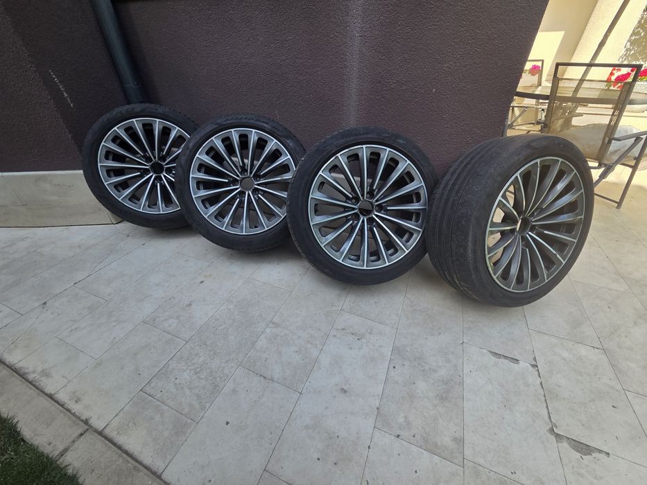 Jenti BMW pe 19 folosite pe seria 7 cu anvelope Pirelli P Zero
