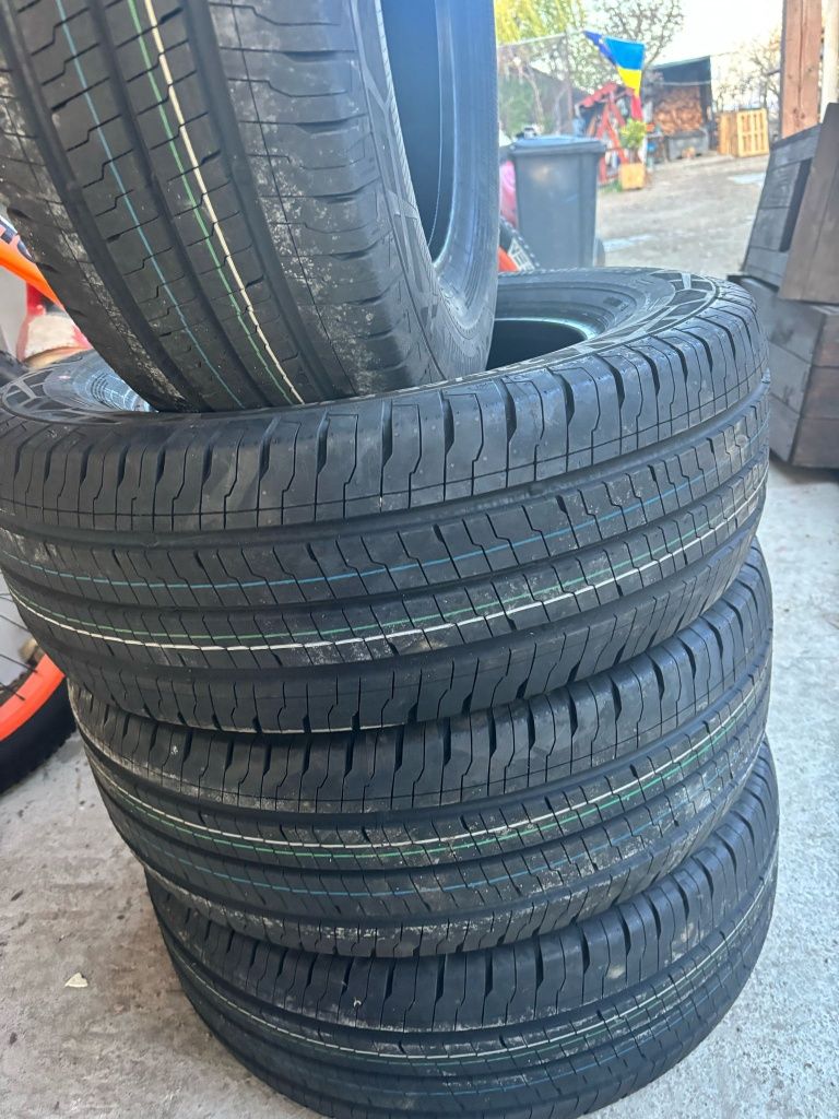 Vând patru cauciucuri noi 235 65 16c