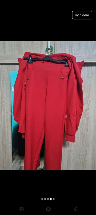 Costum cu pantaloni
