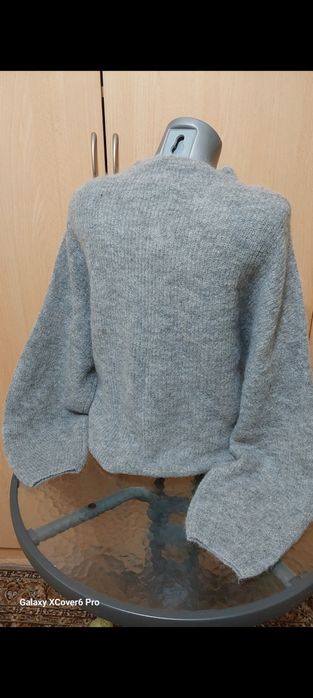 Нов пуловерJEAN PAUL. 33%kid Mohair. 33%вълна. размер XL.