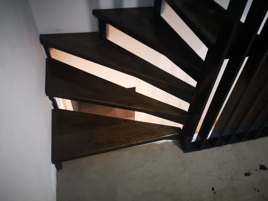 Trepte și accesorii din lemn masiv – montaj simplu, aspect elegant