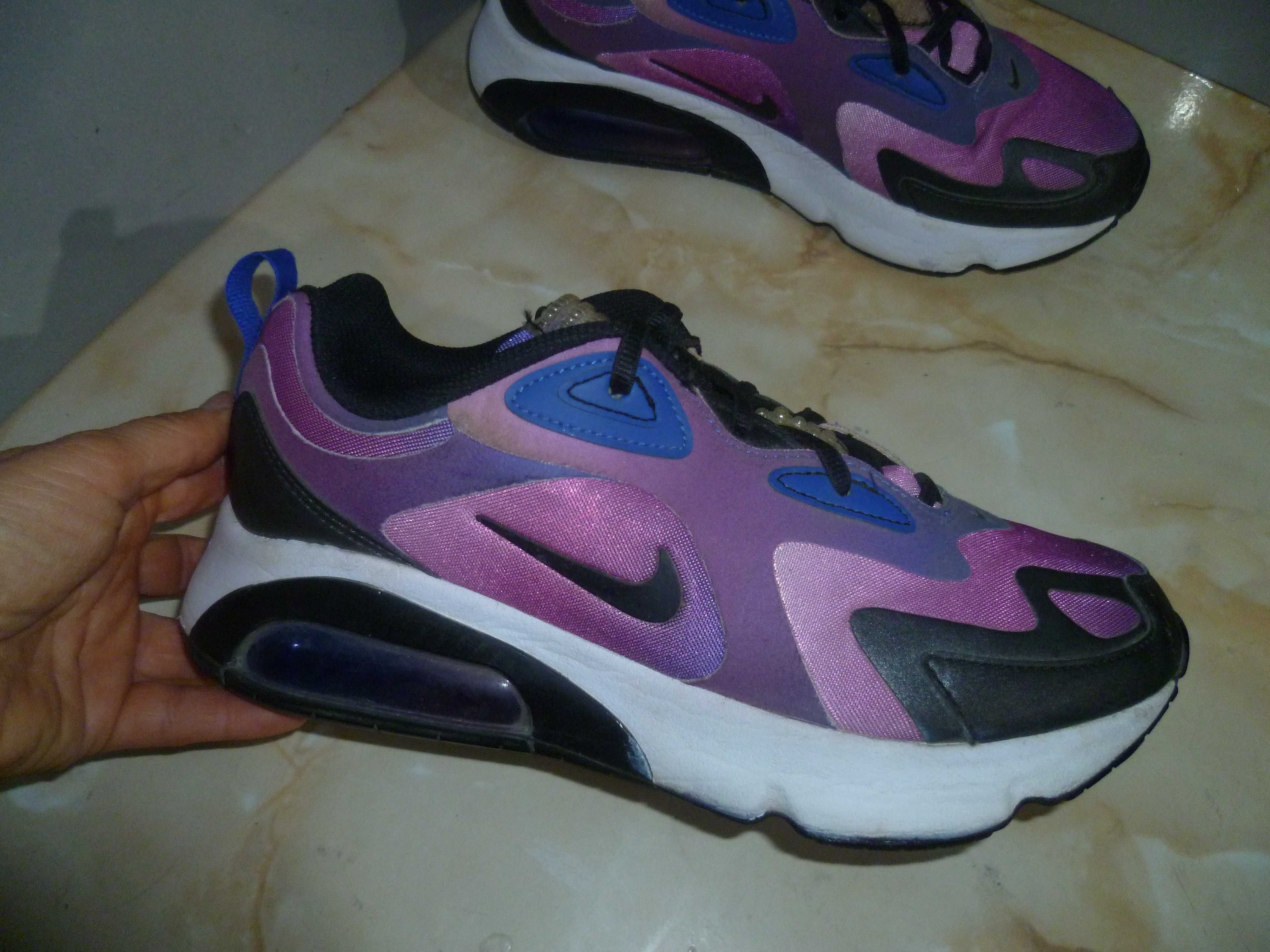 NIKE маратонки №40