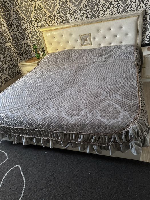 Продам покрывало на кровать